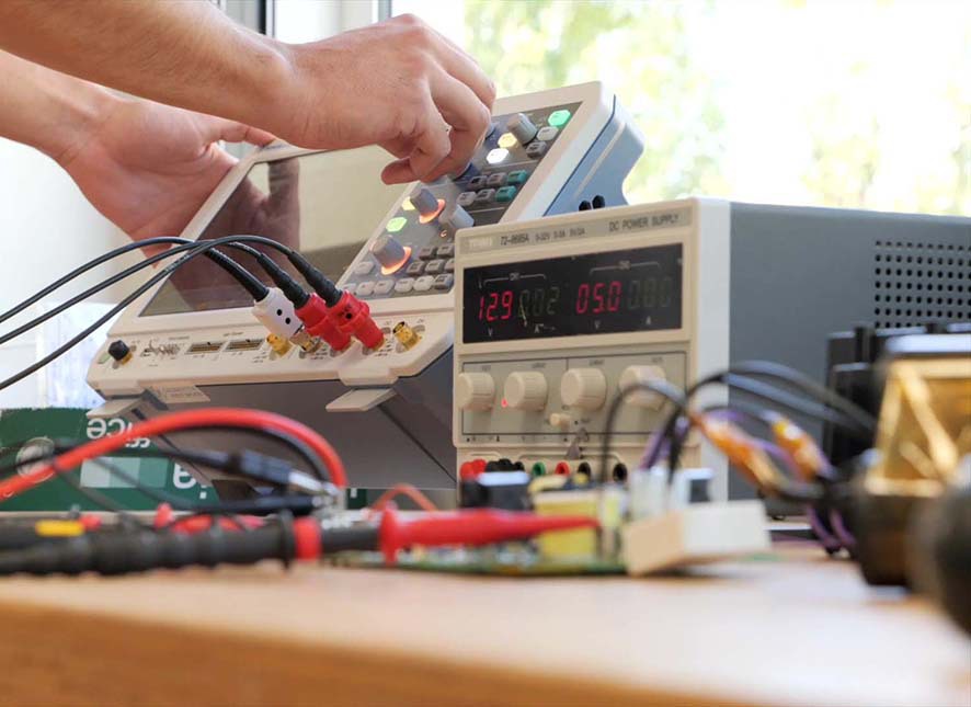 LACME-institutionnel-fabrication-electronique-886x645px-01